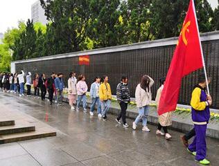 
株洲英泰軟件職業技術學校清明節緬懷革命先烈活動