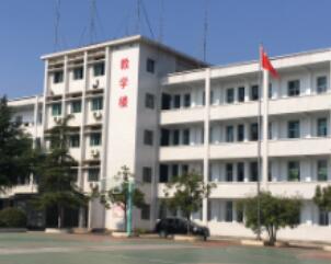 
株洲鐵路機電職業技術學校書籍給我帶來 ——“教師贈書”主題黨日活