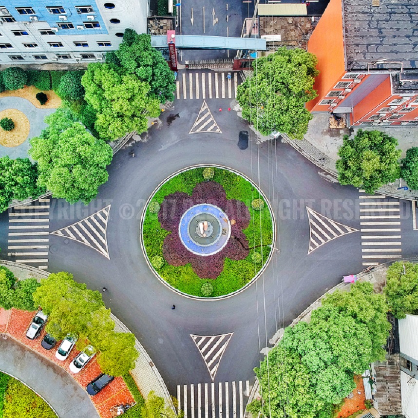 
湖南省水利水電建設(shè)工程學(xué)校校園門口鳥瞰圖