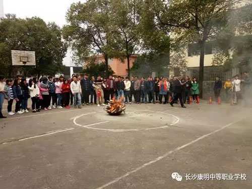  師生有情火無情，校園防火鐘長鳴 