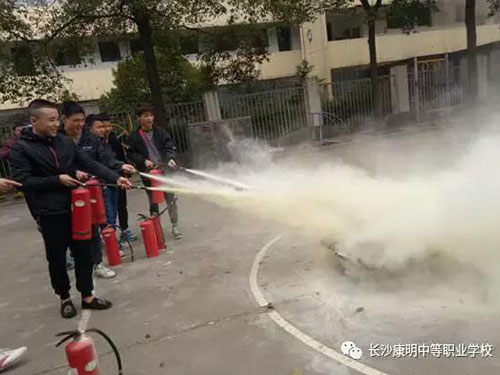  師生有情火無情，校園防火鐘長鳴 