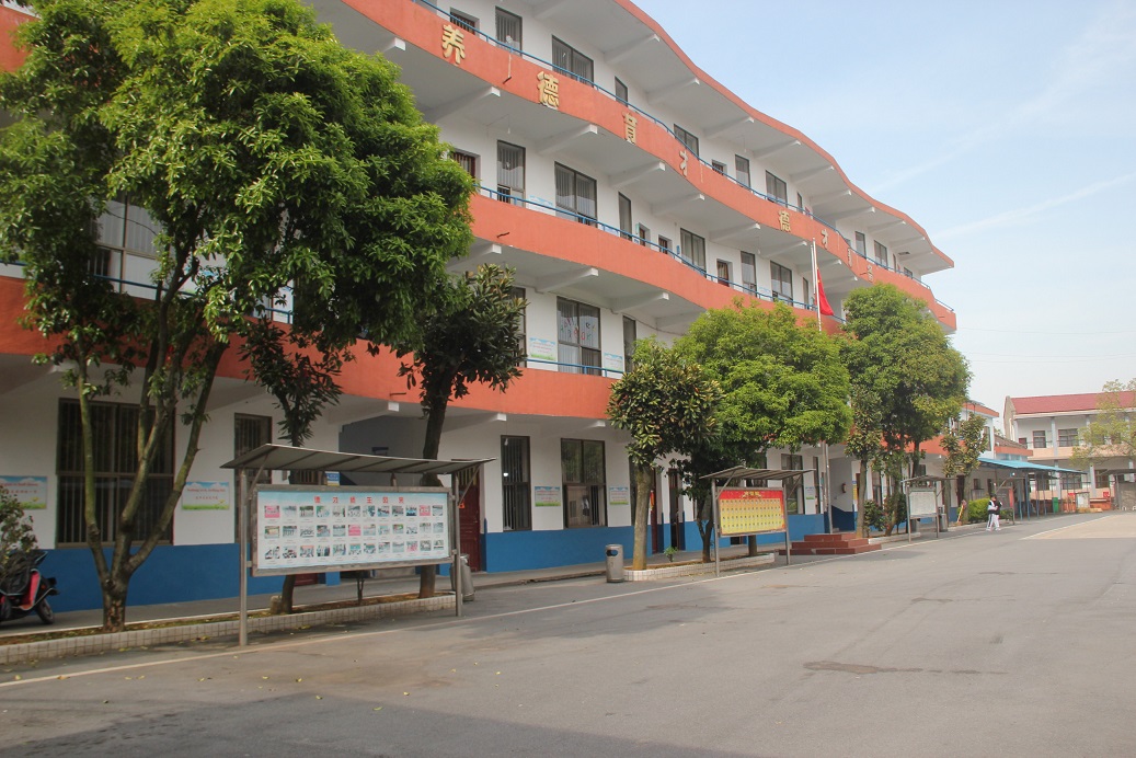  醴陵市德才職業學校學校校園環境 