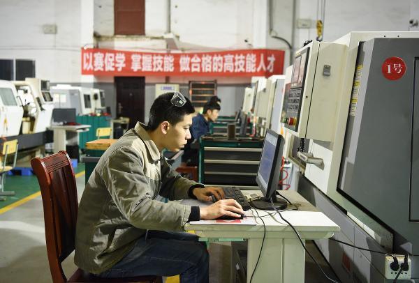  中南工業(yè)學(xué)校承辦岳陽市中職學(xué)校學(xué)生技能競賽數(shù)控、焊接等賽項(xiàng) 