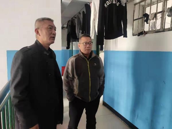  中南工業學校開展宿舍安全工作現場辦公會 