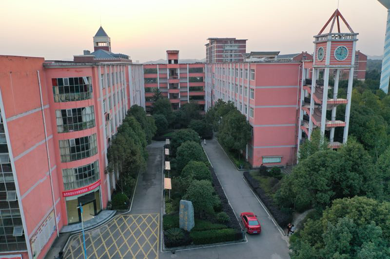  湖南中德交通技工學(xué)校 
