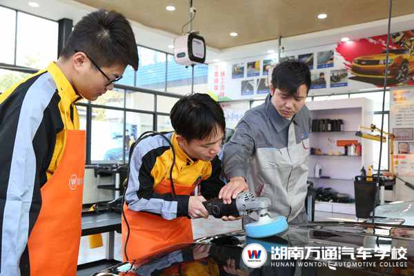  百家名企暖春助學！領取4項特惠助學禮 