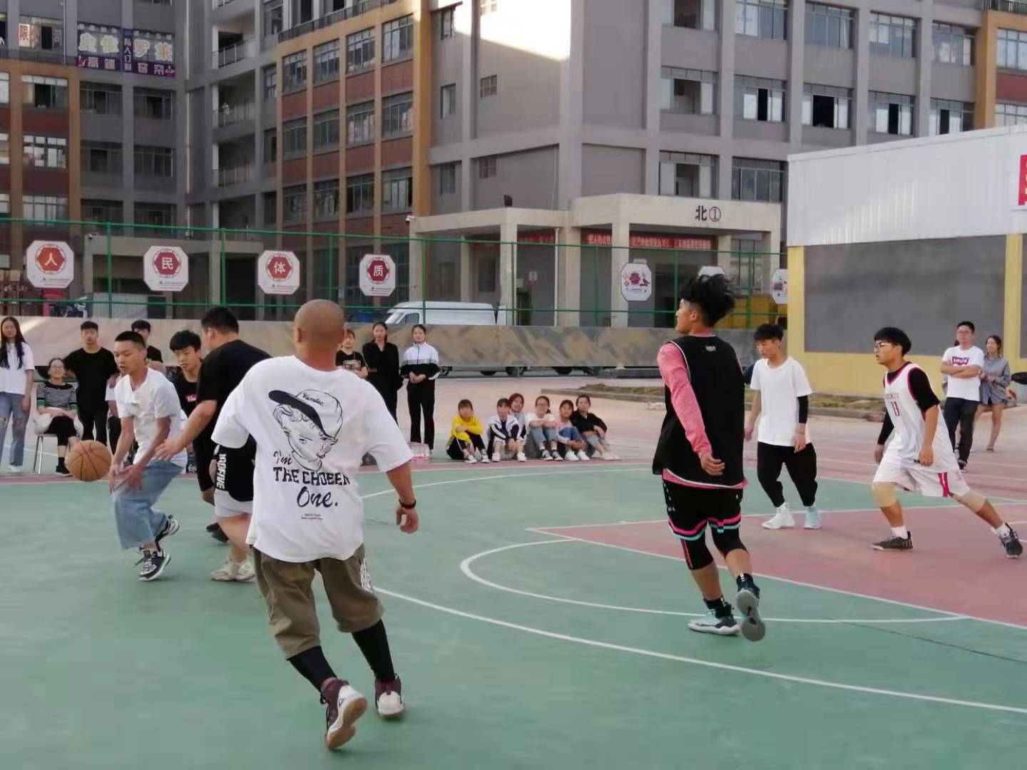 
我校第五屆校園籃球賽，“籃”不住你的風采！