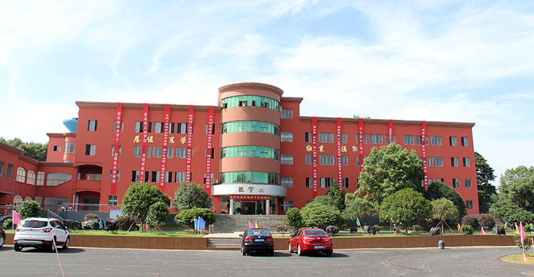 
長沙市藍(lán)天科技中等職業(yè)學(xué)校2019年招生簡章